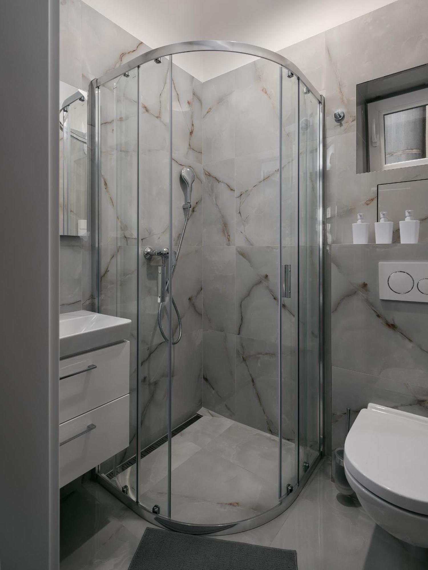 New&modern In Vibrant Area Near Centre! Appartamento