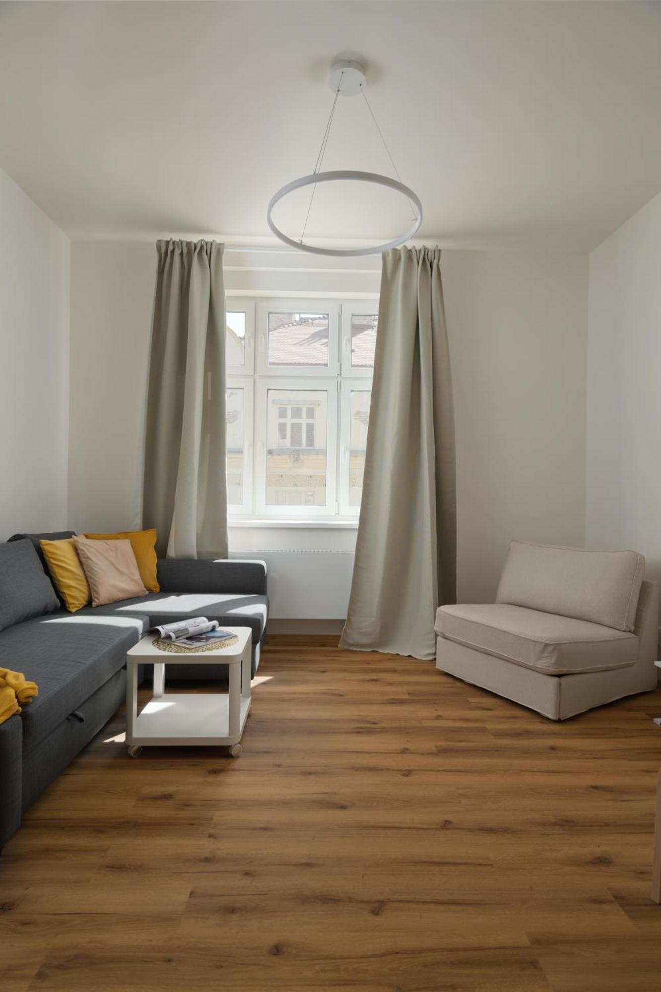 New&modern In Vibrant Area Near Centre! * Praga