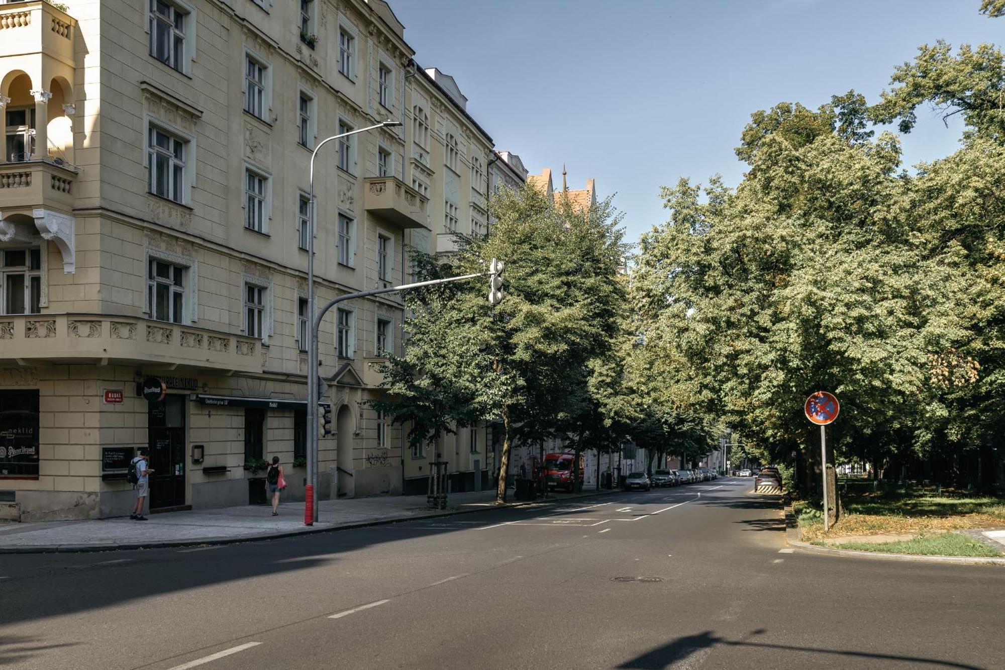 New&modern In Vibrant Area Near Centre! Praga